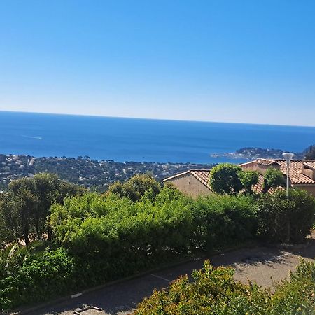 Location Vacance Vue Mer 4 A 6 Personnes Cavalaire-sur-Mer Exteriör bild