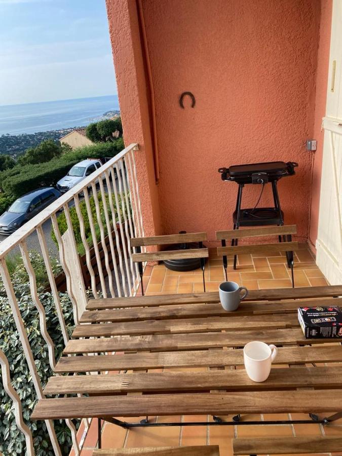 Location Vacance Vue Mer 4 A 6 Personnes Cavalaire-sur-Mer Exteriör bild