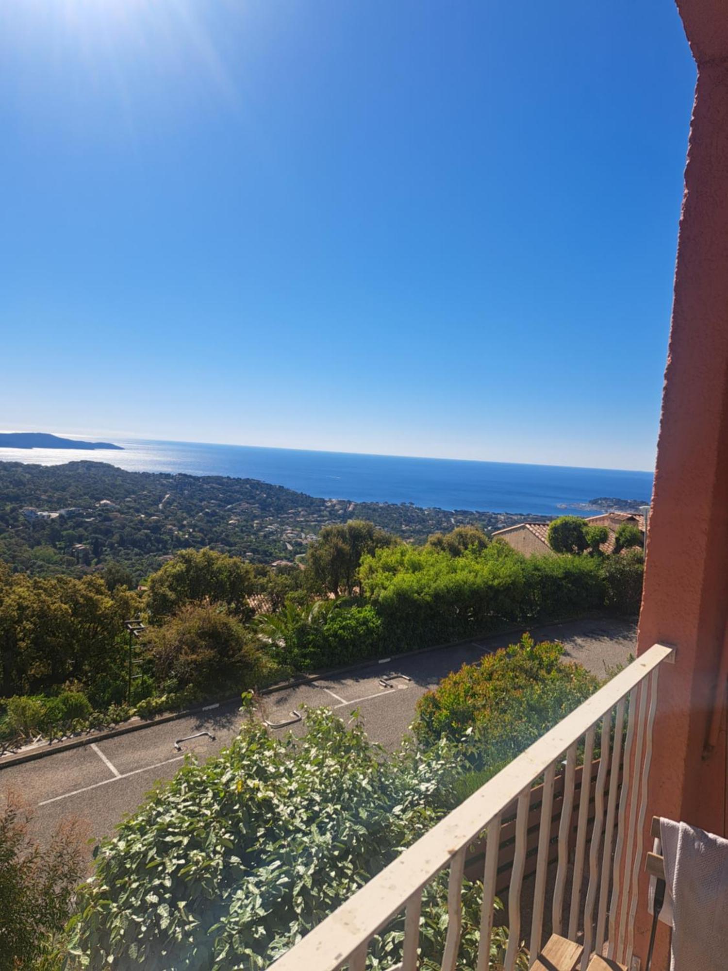 Location Vacance Vue Mer 4 A 6 Personnes Cavalaire-sur-Mer Exteriör bild